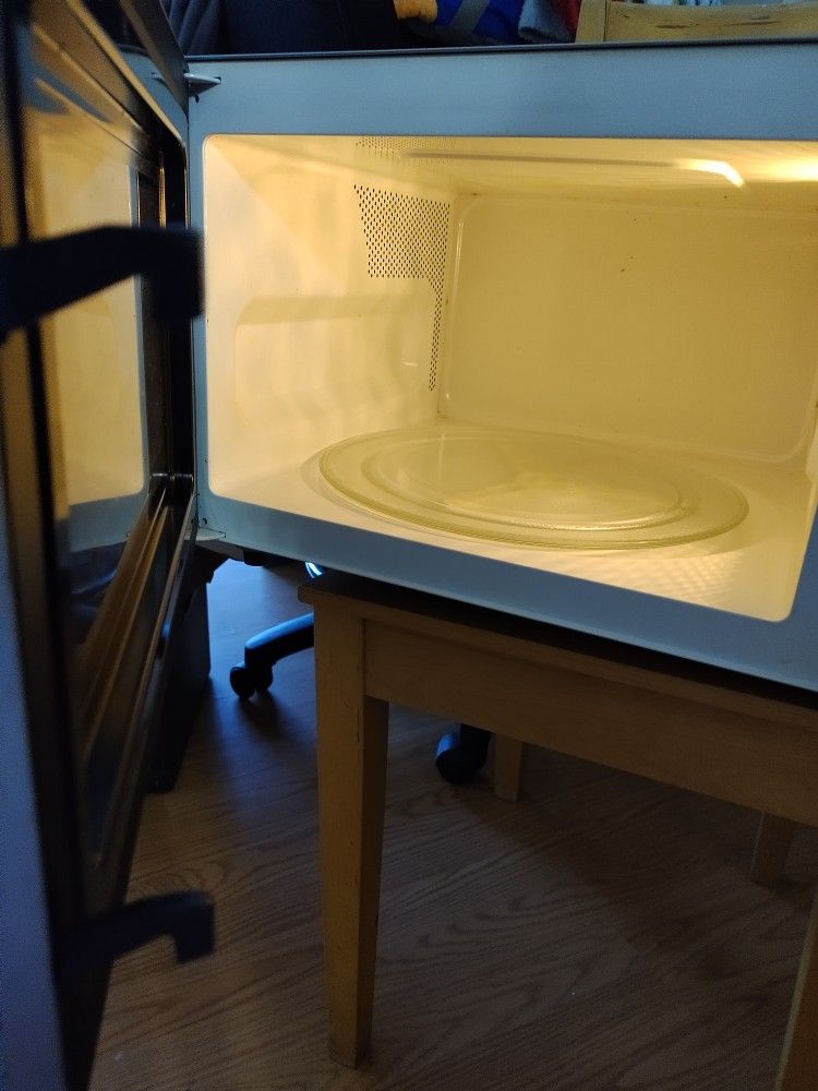 Microwave 1100 Watts