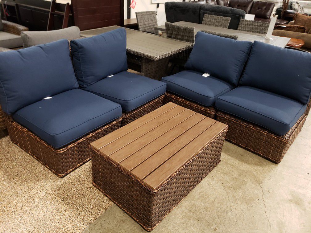 New 5pc outdoor patio furniture set tax included delivery available