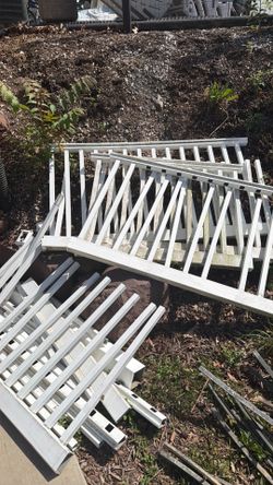 White vinyl railing