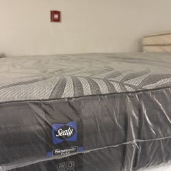 Sealy Posturepedic Cal King