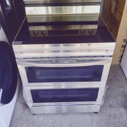 Samsung Electric Stove Flex Oven New Scratch And Dent Never Used 