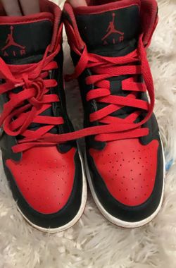 Jordan 1 highs size 7y