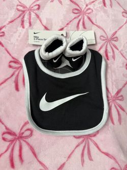 nike baby bib and socks