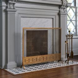 Magnolia Antiqued Brass “Tulip” Fireplace Screen – Chip & Joanna Gaines – NEW