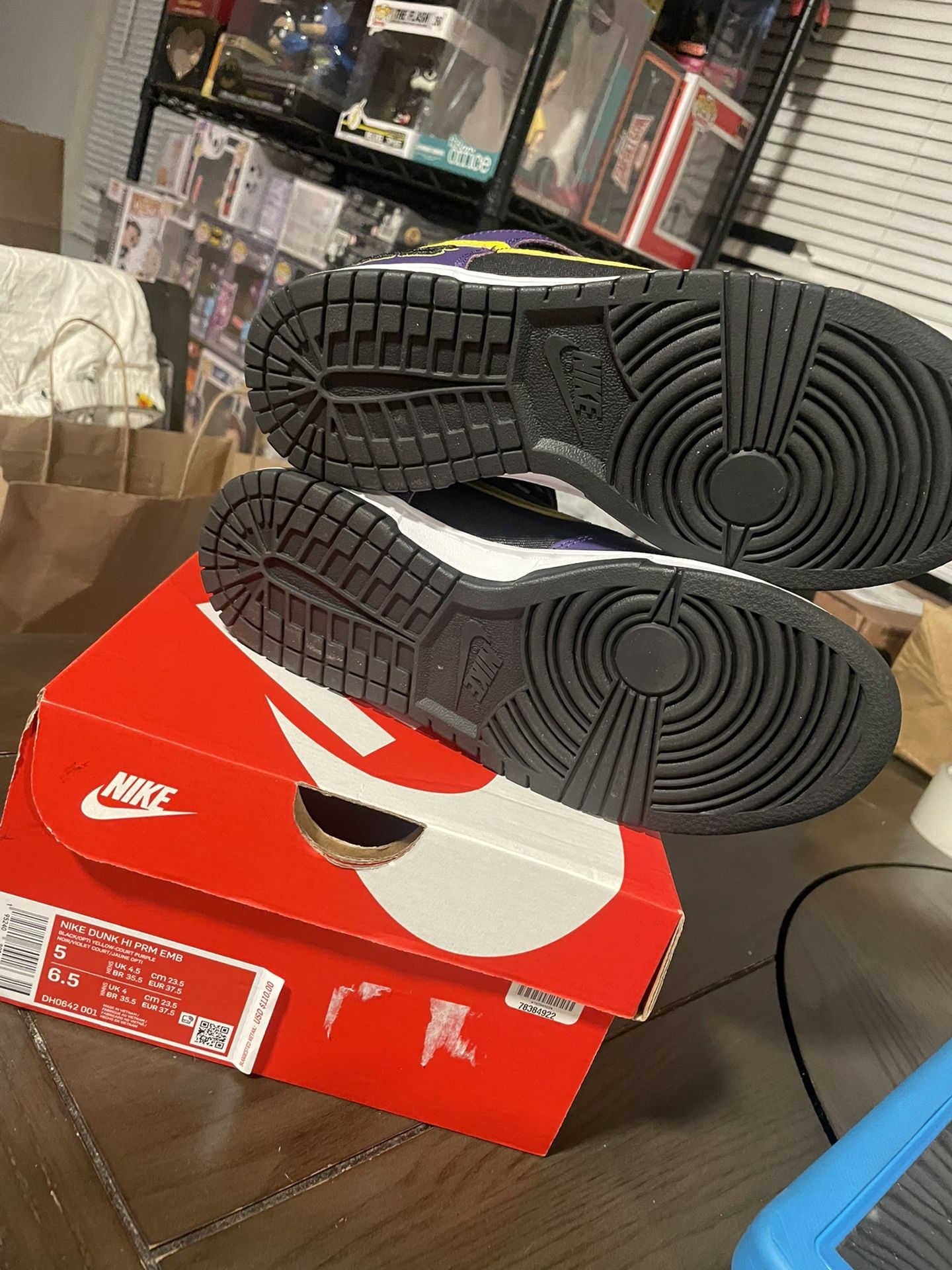 Nike Dunk High PRM EMB Size 5 M