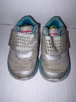 Kids Champion shoes toddler size 5.5. #0054