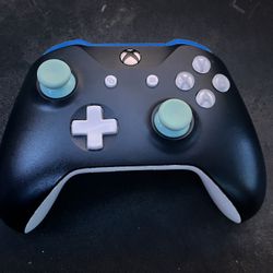 Xbox One Controller.