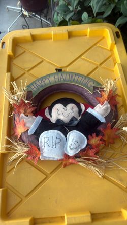 Happy Haunting Halloween Vampire Wreath