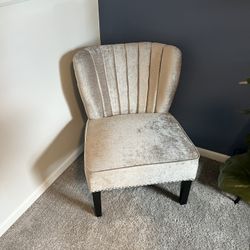 Accent Chair 