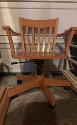 Wood  chair!! $15 Doesn’t Go Up Or Down, But Very Cute!! 