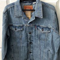 Brand New Levi’s Denim Jacket Large