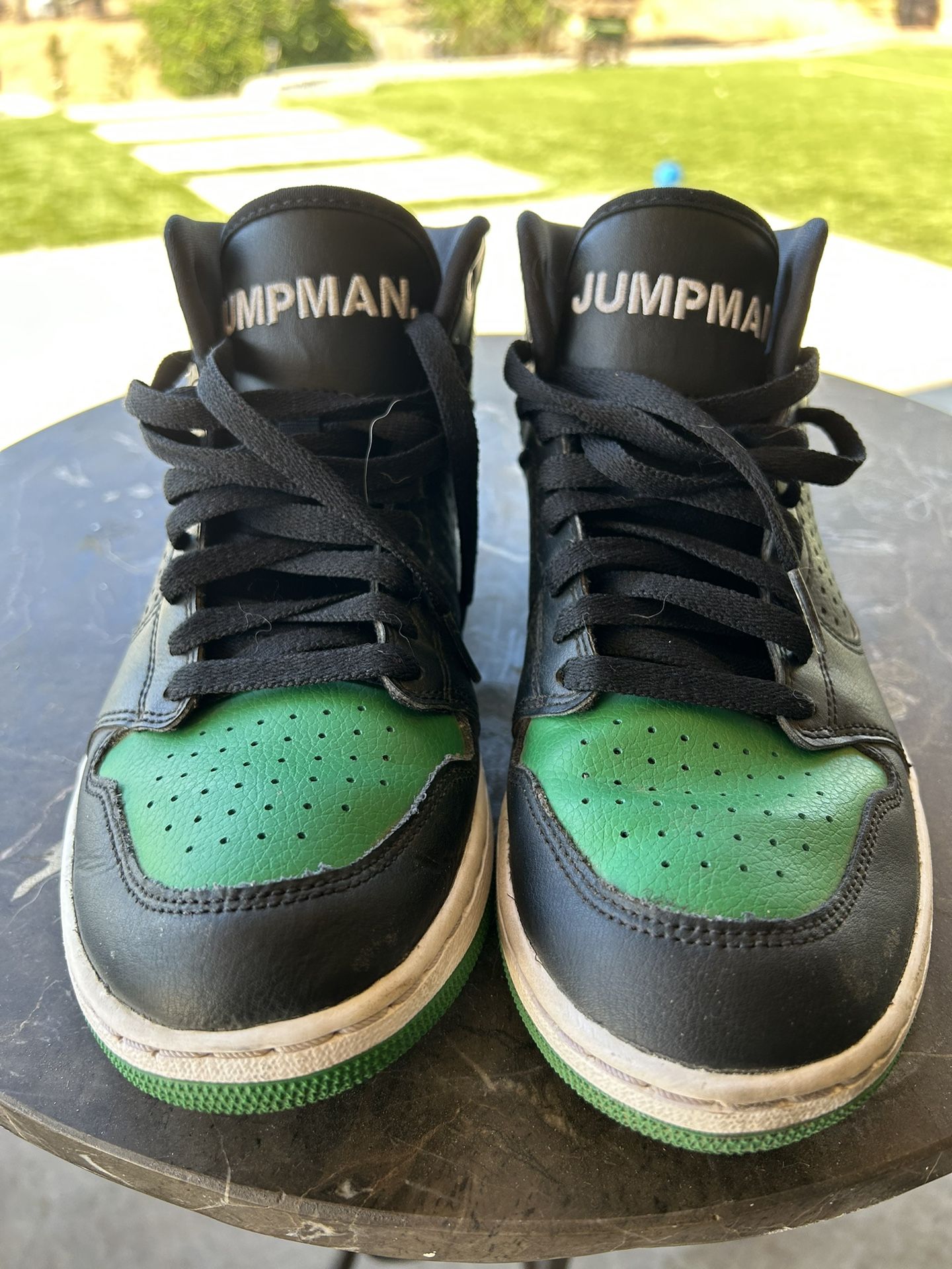 Men Size 7 Nike Shoe