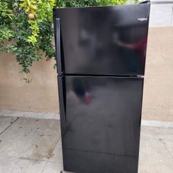 Whirlpool Refrigerator 18cu Ft 30x30x66👌👍3 MONTHS WARRANTY 