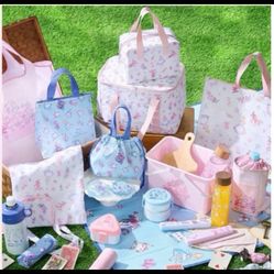 Disney x Diaso Alice in Wonderland Picnic Blanket
