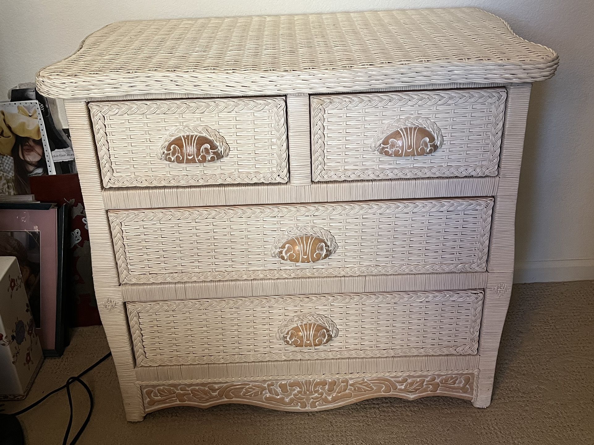 Pier 1 White Wicker Dresser for Sale in Phoenix, AZ OfferUp