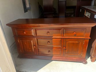 Bedroom dresser