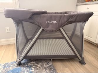 Nuna Sena Pack and Play
