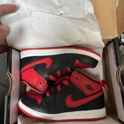 Jordan 1 Mid