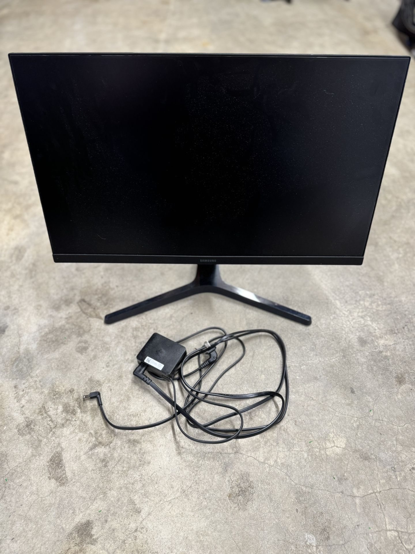 Samsung 24” SR35 IPS Panel Borderless LED Monitor