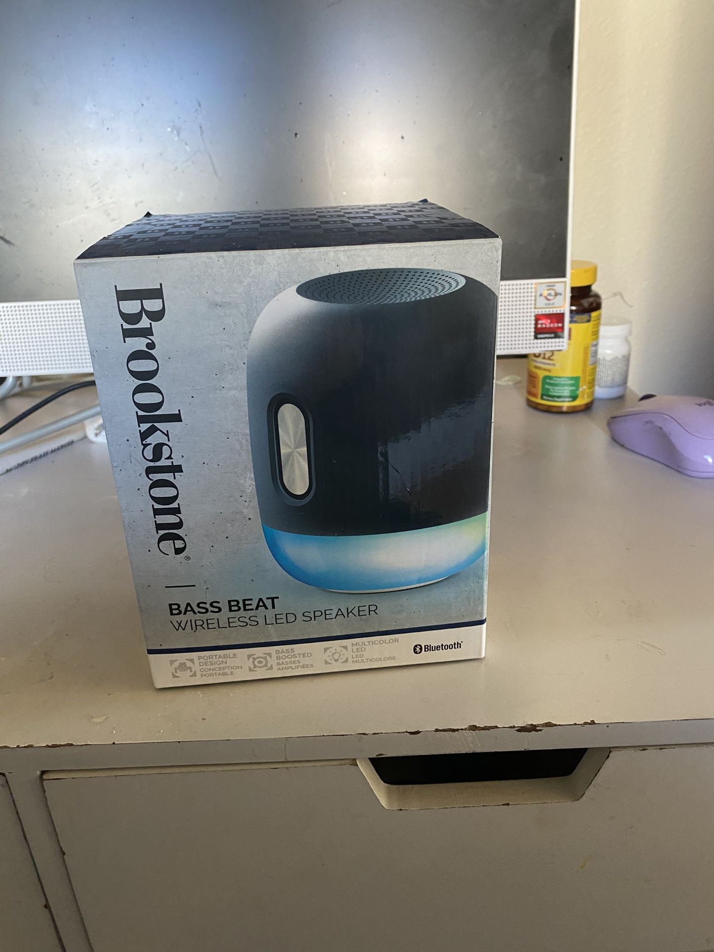Wireless LED speaker