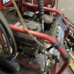 Power Guacher Buenas Conditions. Por $175.  Aqui N local 