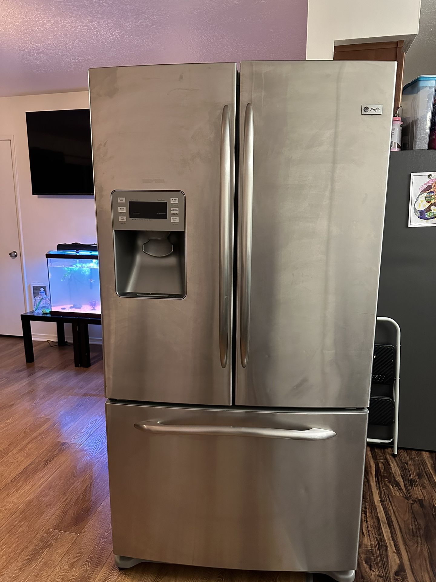 GE REFRIGERATOR