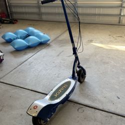 Razor electric Scooter. New Battery and Charger Included 