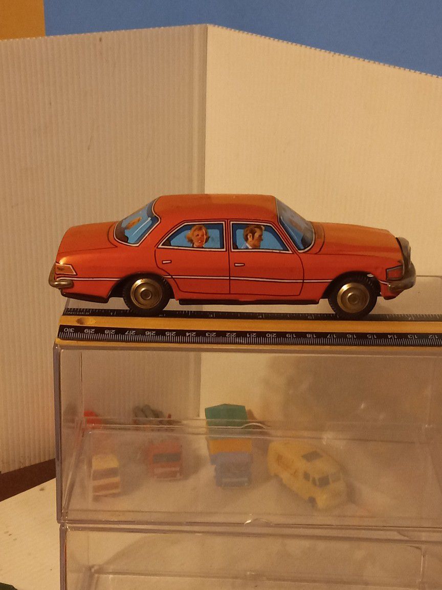 Tin Toy Coupe 