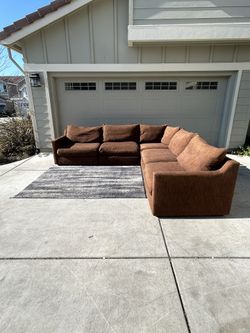 5pc Oversized Brown Modular Sectional (Delivery Available)