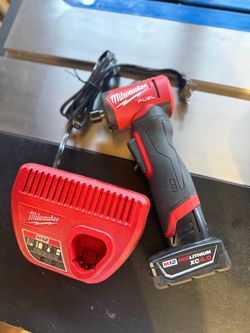 Milwaukee M12 FUEL Right-Angle Die Grinder + 4Ah Battery & Charger