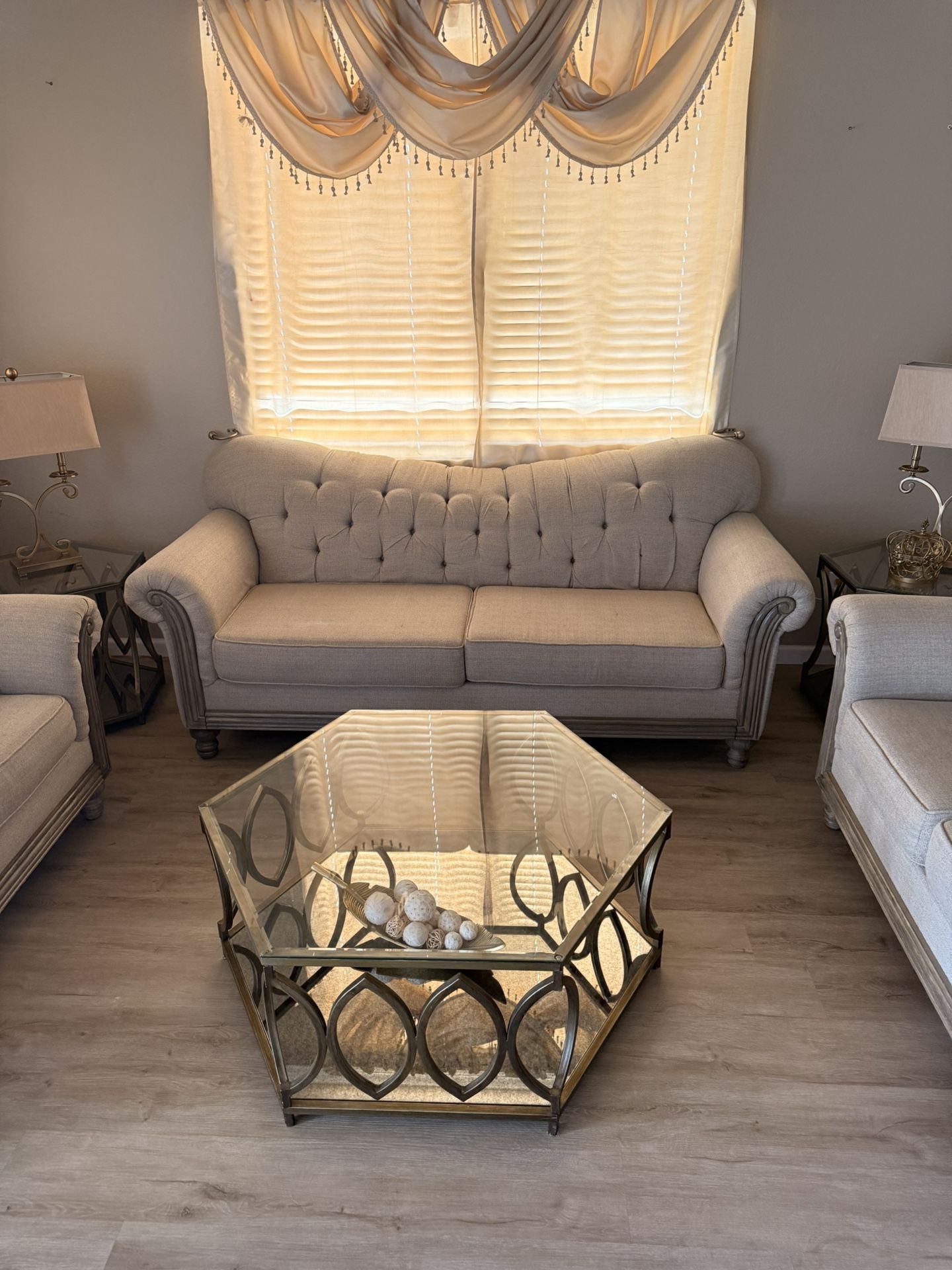 Sofa Loves Tables