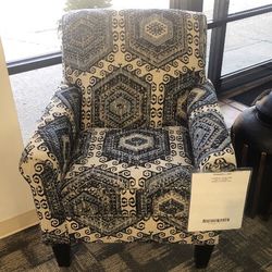 Accent armchair