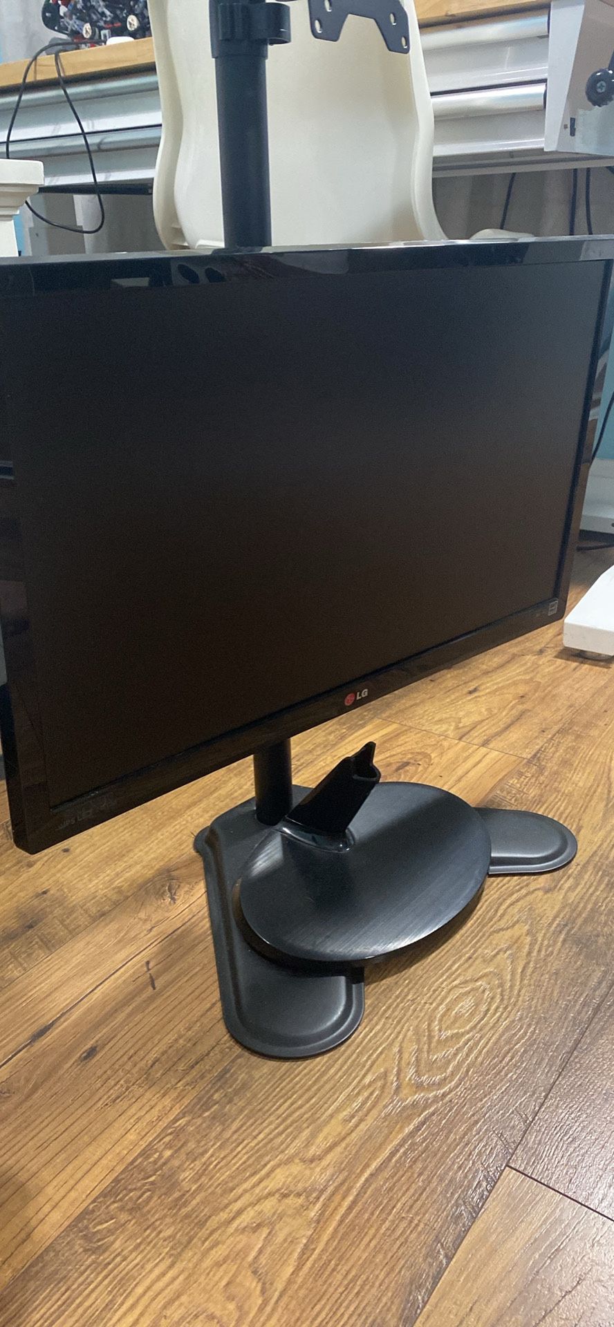 Dual Monitor Stand With Lg Monitor