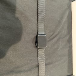 Apple Watch SE 2nd Generation (44mm) 