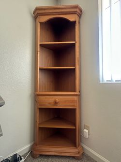 Corner display