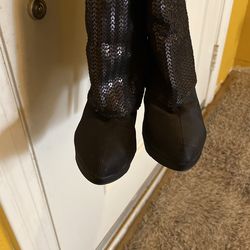 Botas con Lentejuelas size 5y medio en buenas condiciones  $10.00