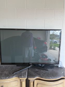 Samsung Flat Screen TV – Needs Repair – $75 OBO