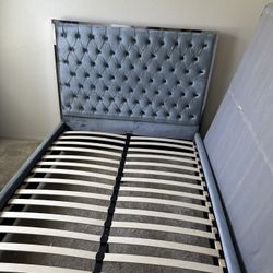 Tufted Queen Size Bed Frame 