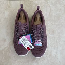 Skechers Air-Cooled Memory Foam Size 6.5