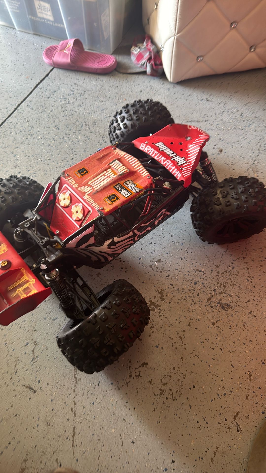 Rc Car With Few Extras (value Could Be 1k +)