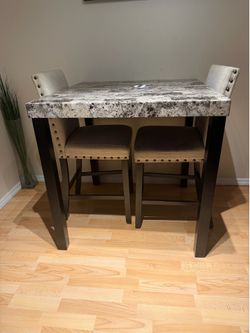 Dining room table and 2 chairs