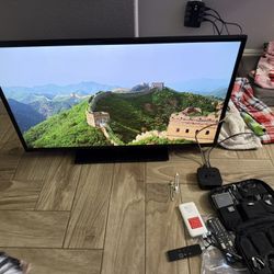 40 Inches Insignia tV 