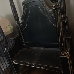Wood Grand Chair