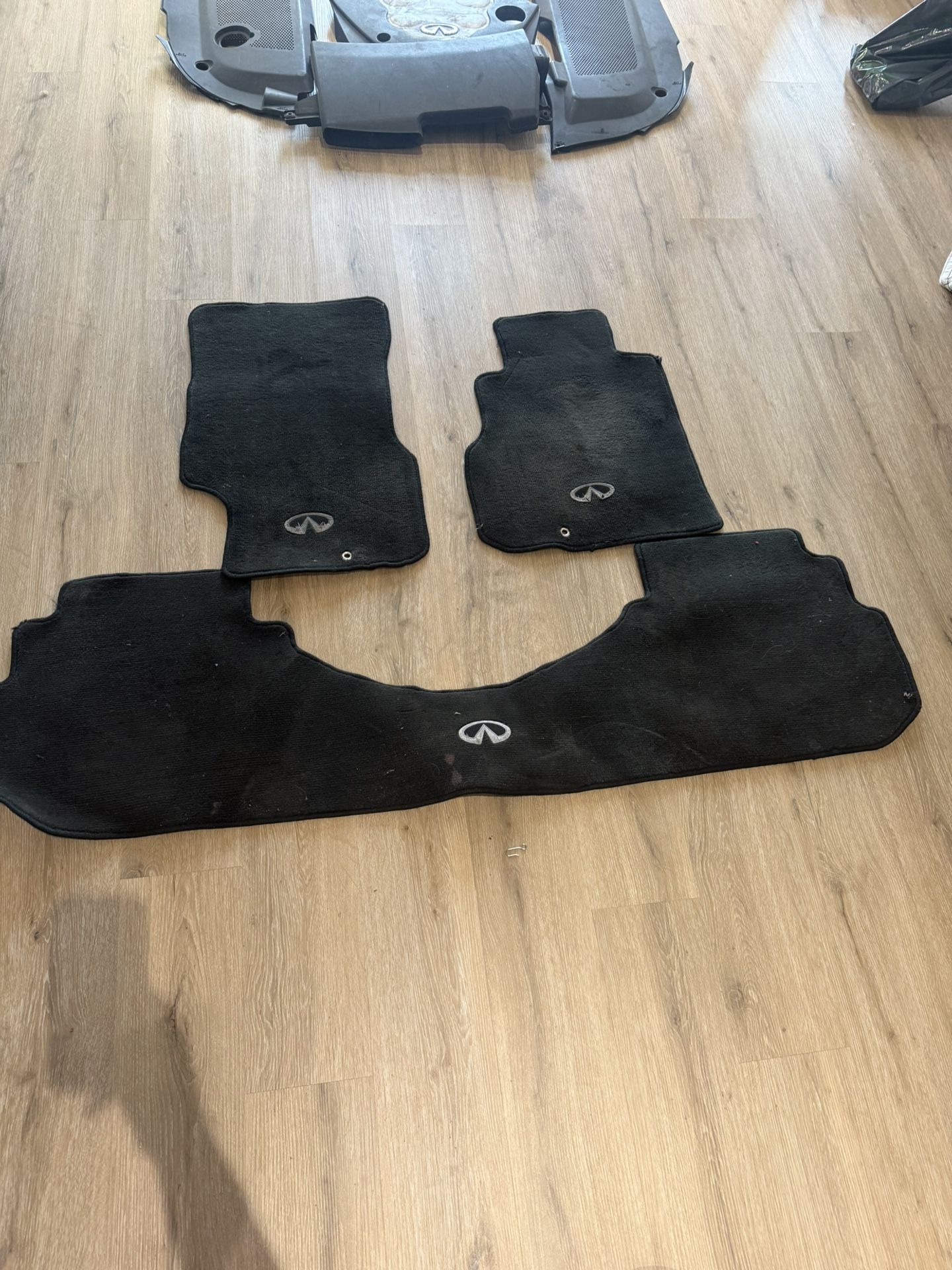 Infinit M35x Engine Covers & Mats