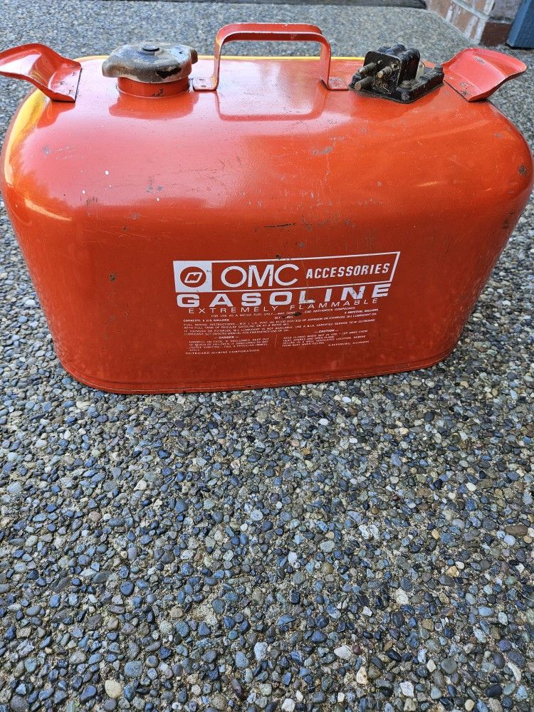 OMC 6 Gallon Fuel Tank $50