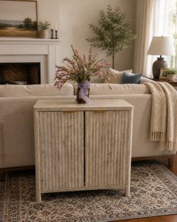 Modern Storage Cabinet, Fluted Sideboard Cabinet with Adjustable Shelves, Accent Buffet Cabinet with Storage, Multifunctional Console Cabinet for Livi