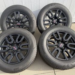 GMC SIERRA WHEELS & TIRES