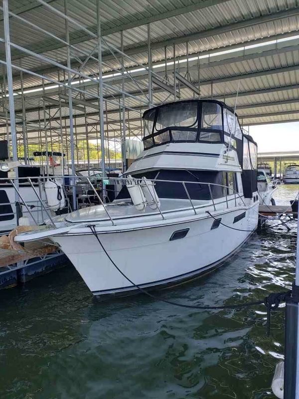 1984 carver aft cabin