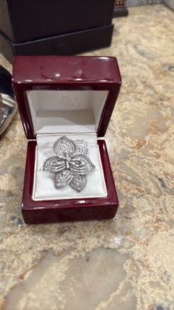 Woman diamond  ring size 7 Chanel design and New