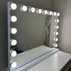 LARGE HOLLYWOOD VANITY MIRROR